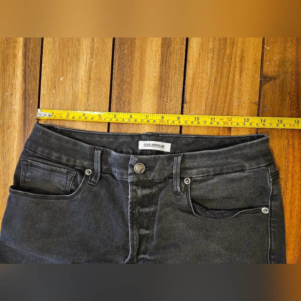 Good American Good Legs Crop Jeans - Size 12/31 - Picture 6 of 6